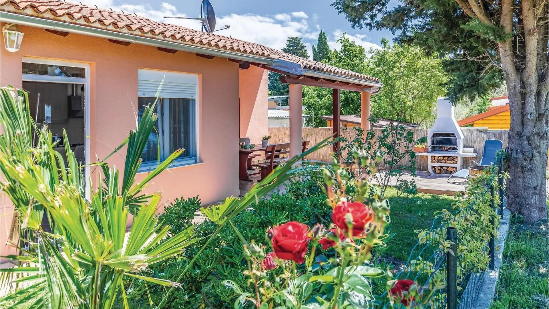 3 Bedroom Beautiful Home In Vodnjan 0*,